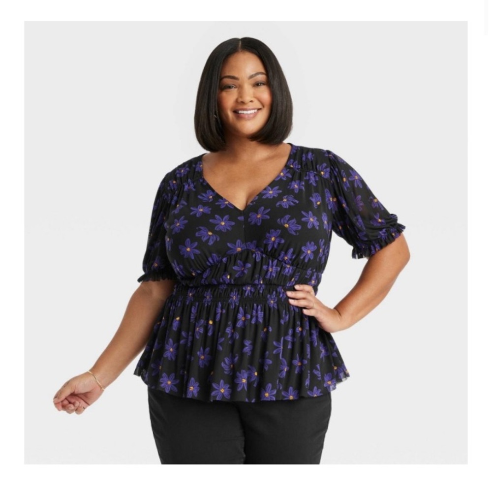 VGUC Ava and Viv Plus Size Ladies' Puff Sleeve V-Neck Mesh Top, 1X.